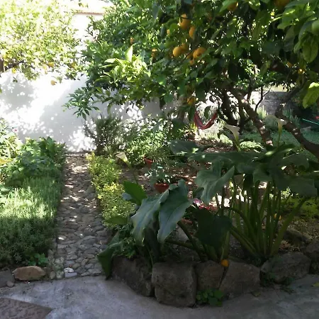 Casa Vacanze A Holiday home Mogoro